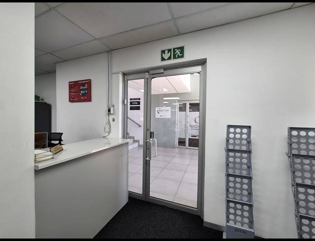 334M² OFFICE TO LET IN HALFWAY GARDENS
